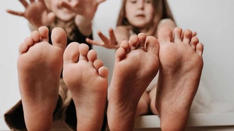 When do Girls' Feet Stop Growing?